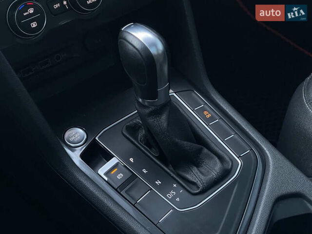 Червоний Фольксваген Тігуан, об'ємом двигуна 1.98 л та пробігом 99 тис. км за 20300 $, фото 27 на Automoto.ua