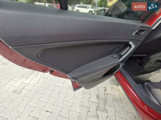 Красный Фольксваген Тигуан, объемом двигателя 2 л и пробегом 35 тыс. км за 17700 $, фото 38 на Automoto.ua