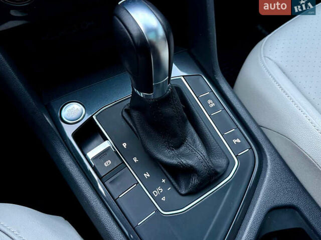 Красный Фольксваген Тигуан, объемом двигателя 2 л и пробегом 46 тыс. км за 22500 $, фото 33 на Automoto.ua