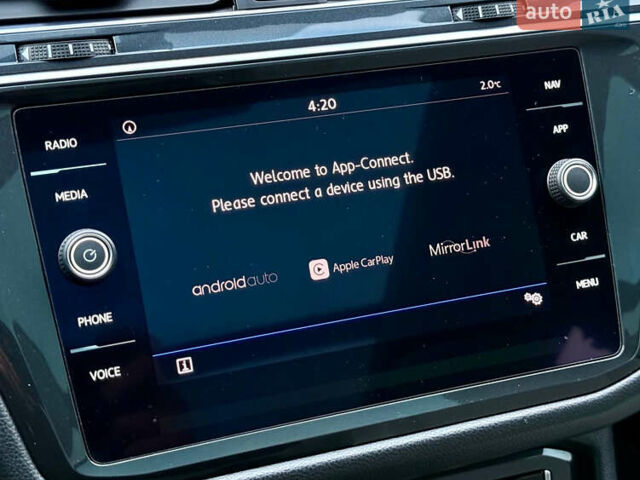 Красный Фольксваген Тигуан, объемом двигателя 2 л и пробегом 46 тыс. км за 22500 $, фото 37 на Automoto.ua