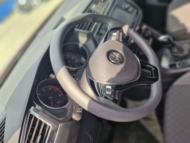 Красный Фольксваген Тигуан, объемом двигателя 2 л и пробегом 35 тыс. км за 17700 $, фото 19 на Automoto.ua