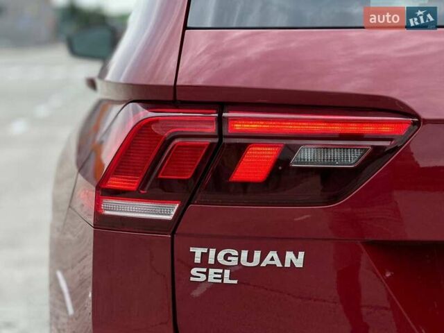 Красный Фольксваген Тигуан, объемом двигателя 2 л и пробегом 145 тыс. км за 19990 $, фото 9 на Automoto.ua