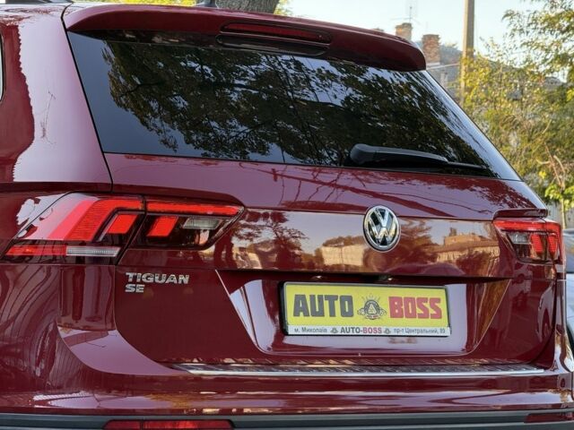 Червоний Фольксваген Тігуан, об'ємом двигуна 2 л та пробігом 99 тис. км за 20800 $, фото 16 на Automoto.ua