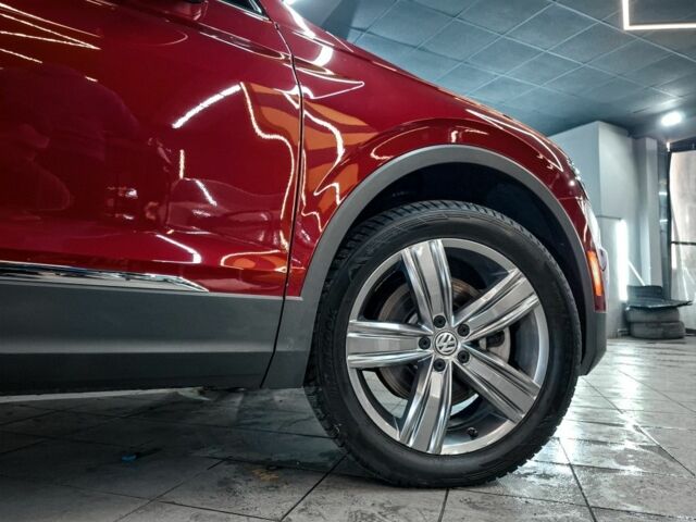 Красный Фольксваген Тигуан, объемом двигателя 2 л и пробегом 45 тыс. км за 26500 $, фото 1 на Automoto.ua