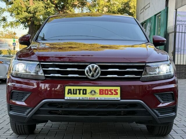 Червоний Фольксваген Тігуан, об'ємом двигуна 2 л та пробігом 99 тис. км за 20800 $, фото 10 на Automoto.ua