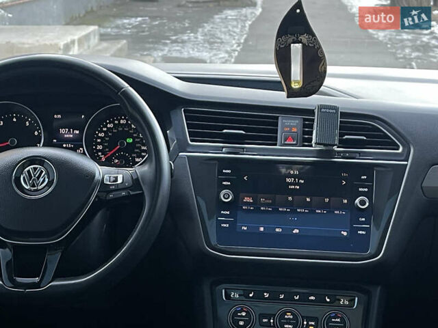 Червоний Фольксваген Тігуан, об'ємом двигуна 1.98 л та пробігом 99 тис. км за 20300 $, фото 32 на Automoto.ua