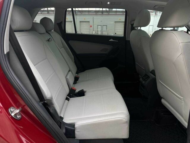 Красный Фольксваген Тигуан, объемом двигателя 2 л и пробегом 145 тыс. км за 20990 $, фото 11 на Automoto.ua