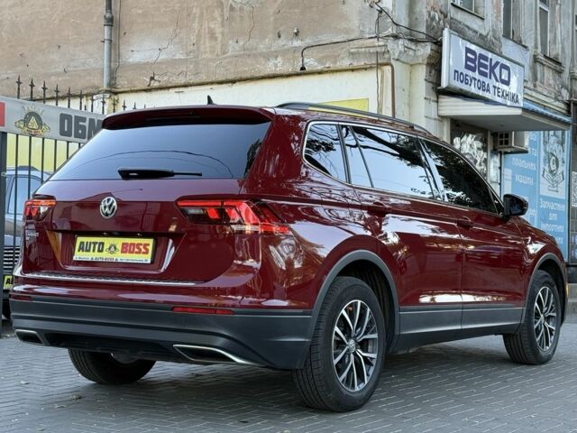 Червоний Фольксваген Тігуан, об'ємом двигуна 2 л та пробігом 99 тис. км за 20800 $, фото 18 на Automoto.ua