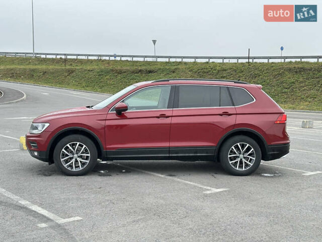 Красный Фольксваген Тигуан, объемом двигателя 2 л и пробегом 77 тыс. км за 20700 $, фото 3 на Automoto.ua