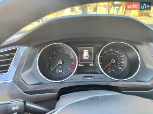 Червоний Фольксваген Тігуан, об'ємом двигуна 1.98 л та пробігом 62 тис. км за 23000 $, фото 12 на Automoto.ua