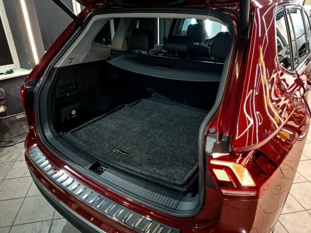 Красный Фольксваген Тигуан, объемом двигателя 2 л и пробегом 45 тыс. км за 26500 $, фото 12 на Automoto.ua