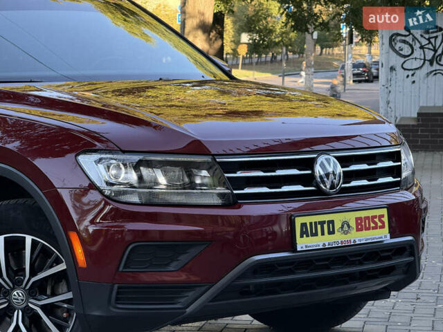 Червоний Фольксваген Тігуан, об'ємом двигуна 1.98 л та пробігом 99 тис. км за 20300 $, фото 9 на Automoto.ua