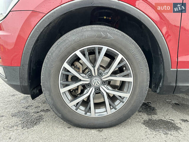 Красный Фольксваген Тигуан, объемом двигателя 2 л и пробегом 77 тыс. км за 20700 $, фото 9 на Automoto.ua
