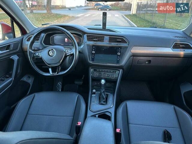 Красный Фольксваген Тигуан, объемом двигателя 2 л и пробегом 115 тыс. км за 20500 $, фото 8 на Automoto.ua