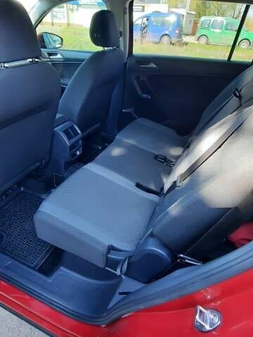 Червоний Фольксваген Тігуан, об'ємом двигуна 1.98 л та пробігом 124 тис. км за 22500 $, фото 5 на Automoto.ua