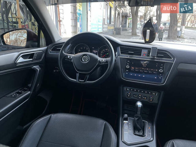 Червоний Фольксваген Тігуан, об'ємом двигуна 1.98 л та пробігом 99 тис. км за 20300 $, фото 29 на Automoto.ua