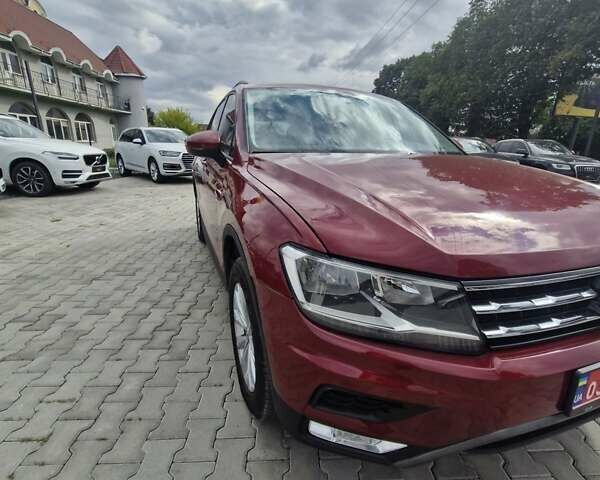 Красный Фольксваген Тигуан, объемом двигателя 2 л и пробегом 35 тыс. км за 17700 $, фото 12 на Automoto.ua