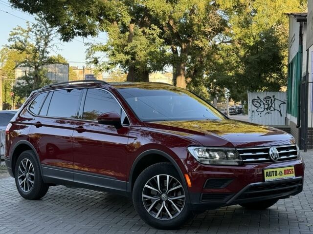 Червоний Фольксваген Тігуан, об'ємом двигуна 2 л та пробігом 99 тис. км за 20800 $, фото 6 на Automoto.ua