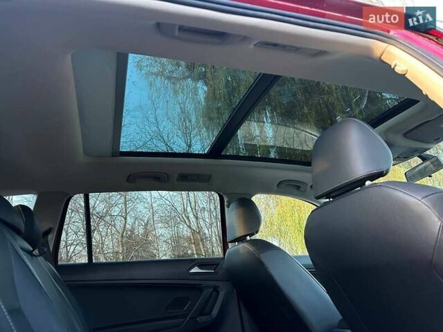 Красный Фольксваген Тигуан, объемом двигателя 2 л и пробегом 115 тыс. км за 20500 $, фото 5 на Automoto.ua