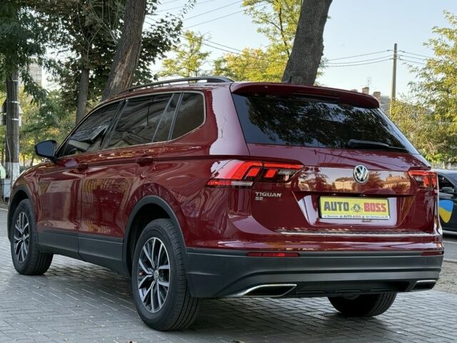Червоний Фольксваген Тігуан, об'ємом двигуна 2 л та пробігом 99 тис. км за 20800 $, фото 15 на Automoto.ua