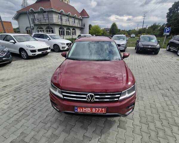 Красный Фольксваген Тигуан, объемом двигателя 2 л и пробегом 35 тыс. км за 17700 $, фото 10 на Automoto.ua