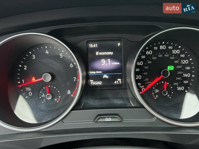 Красный Фольксваген Тигуан, объемом двигателя 1.98 л и пробегом 150 тыс. км за 19200 $, фото 15 на Automoto.ua