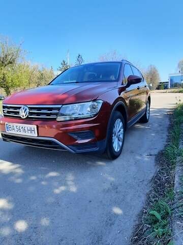 Червоний Фольксваген Тігуан, об'ємом двигуна 1.98 л та пробігом 124 тис. км за 22500 $, фото 3 на Automoto.ua