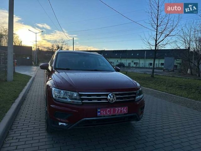 Красный Фольксваген Тигуан, объемом двигателя 2 л и пробегом 115 тыс. км за 20500 $, фото 2 на Automoto.ua