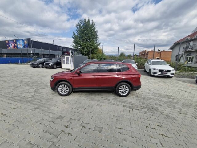 Красный Фольксваген Тигуан, объемом двигателя 2 л и пробегом 35 тыс. км за 17700 $, фото 4 на Automoto.ua