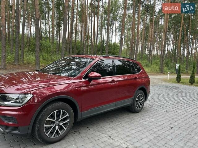Червоний Фольксваген Тігуан, об'ємом двигуна 1.98 л та пробігом 140 тис. км за 17499 $, фото 17 на Automoto.ua