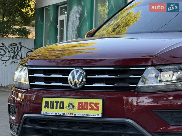Червоний Фольксваген Тігуан, об'ємом двигуна 1.98 л та пробігом 99 тис. км за 20300 $, фото 3 на Automoto.ua