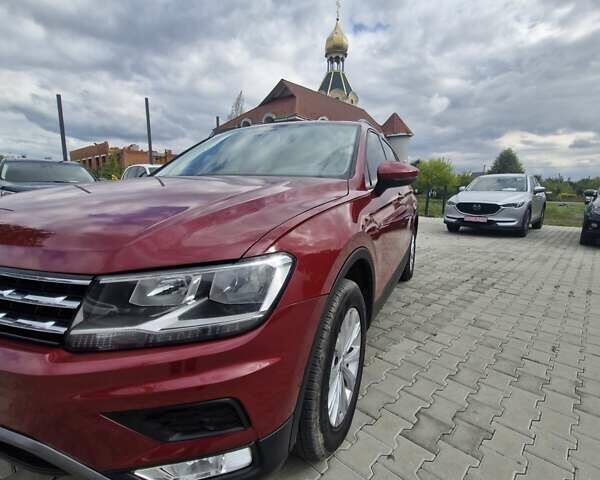 Красный Фольксваген Тигуан, объемом двигателя 2 л и пробегом 35 тыс. км за 17700 $, фото 3 на Automoto.ua