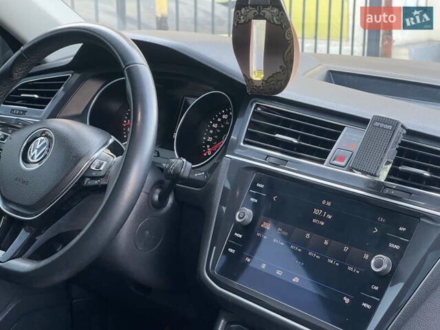 Червоний Фольксваген Тігуан, об'ємом двигуна 1.98 л та пробігом 99 тис. км за 20300 $, фото 37 на Automoto.ua