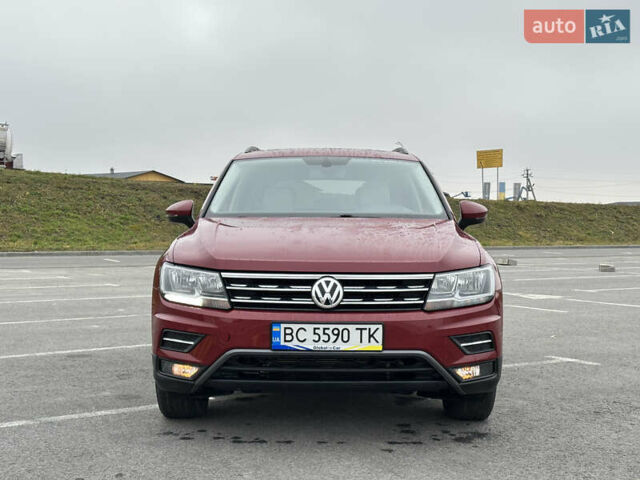 Красный Фольксваген Тигуан, объемом двигателя 2 л и пробегом 77 тыс. км за 20700 $, фото 1 на Automoto.ua