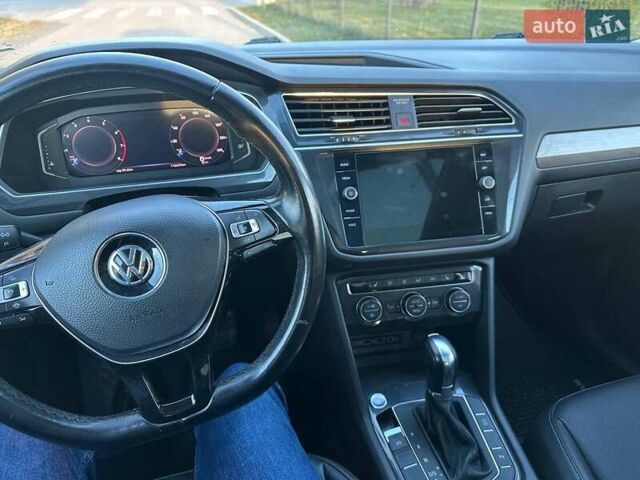Красный Фольксваген Тигуан, объемом двигателя 2 л и пробегом 115 тыс. км за 20500 $, фото 6 на Automoto.ua