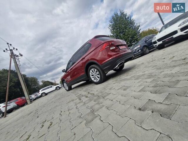 Красный Фольксваген Тигуан, объемом двигателя 2 л и пробегом 35 тыс. км за 17700 $, фото 26 на Automoto.ua