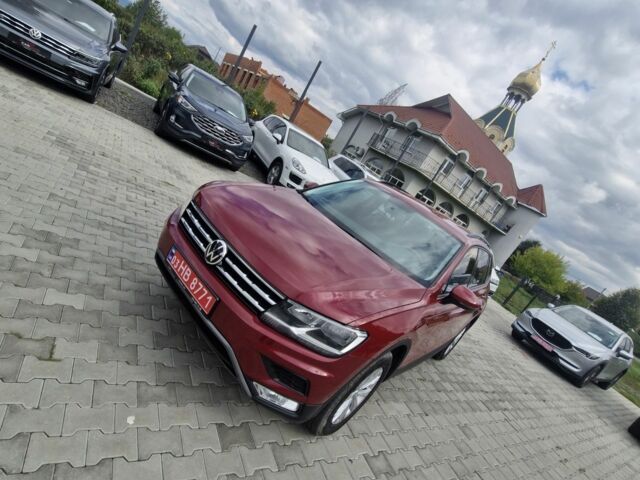 Красный Фольксваген Тигуан, объемом двигателя 2 л и пробегом 35 тыс. км за 17700 $, фото 1 на Automoto.ua