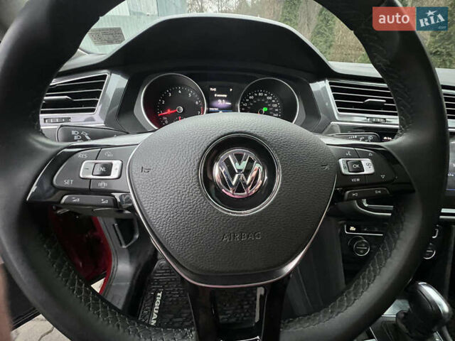 Красный Фольксваген Тигуан, объемом двигателя 1.98 л и пробегом 150 тыс. км за 19200 $, фото 17 на Automoto.ua