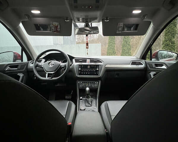 Красный Фольксваген Тигуан, объемом двигателя 1.98 л и пробегом 150 тыс. км за 19200 $, фото 14 на Automoto.ua