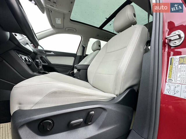 Красный Фольксваген Тигуан, объемом двигателя 2 л и пробегом 77 тыс. км за 20700 $, фото 19 на Automoto.ua