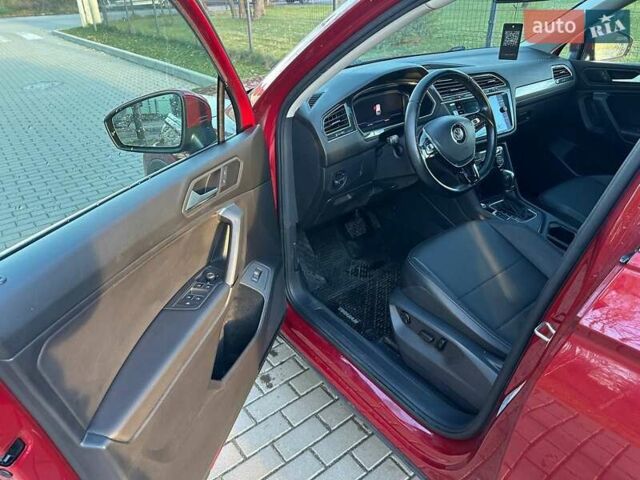 Красный Фольксваген Тигуан, объемом двигателя 2 л и пробегом 115 тыс. км за 20500 $, фото 7 на Automoto.ua