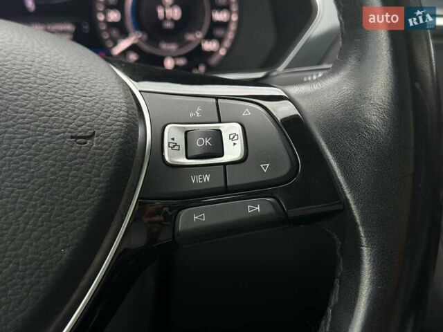 Красный Фольксваген Тигуан, объемом двигателя 2 л и пробегом 145 тыс. км за 19990 $, фото 25 на Automoto.ua