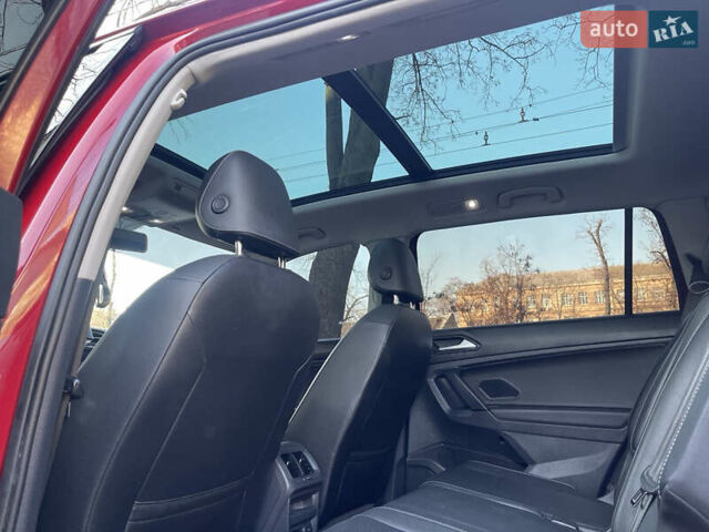 Червоний Фольксваген Тігуан, об'ємом двигуна 1.98 л та пробігом 99 тис. км за 20300 $, фото 40 на Automoto.ua