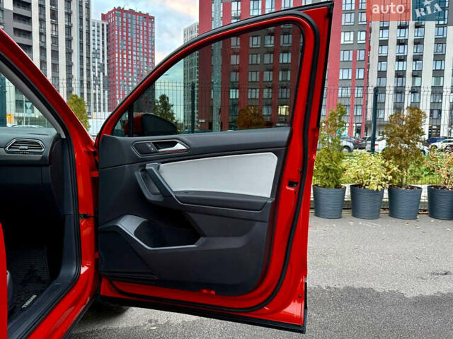 Красный Фольксваген Тигуан, объемом двигателя 2 л и пробегом 46 тыс. км за 22500 $, фото 24 на Automoto.ua