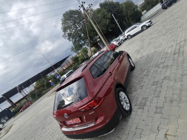 Красный Фольксваген Тигуан, объемом двигателя 2 л и пробегом 35 тыс. км за 17700 $, фото 6 на Automoto.ua