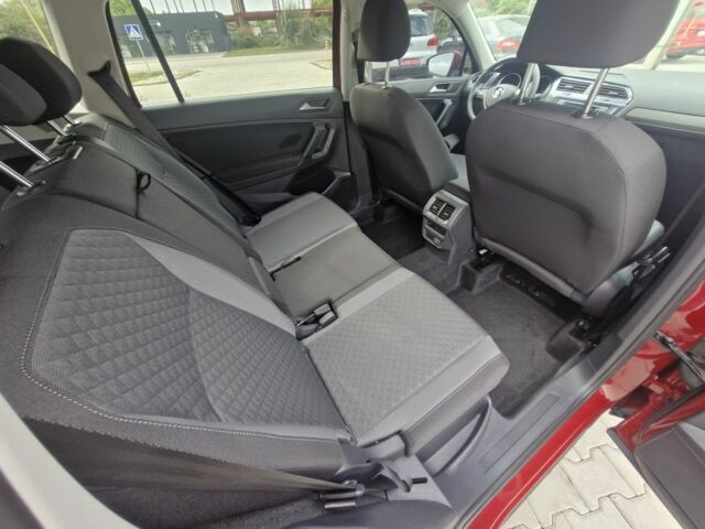 Красный Фольксваген Тигуан, объемом двигателя 2 л и пробегом 35 тыс. км за 17700 $, фото 12 на Automoto.ua