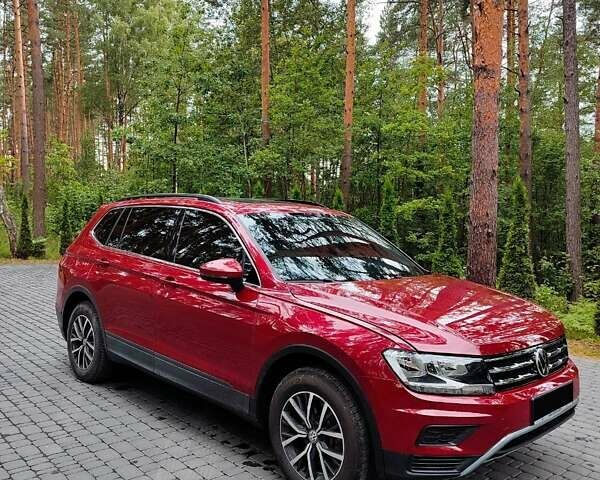 Червоний Фольксваген Тігуан, об'ємом двигуна 1.98 л та пробігом 140 тис. км за 17499 $, фото 1 на Automoto.ua
