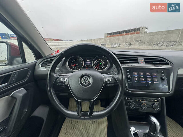 Красный Фольксваген Тигуан, объемом двигателя 2 л и пробегом 77 тыс. км за 20700 $, фото 35 на Automoto.ua