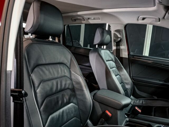 Красный Фольксваген Тигуан, объемом двигателя 2 л и пробегом 45 тыс. км за 26500 $, фото 9 на Automoto.ua