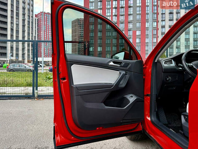 Красный Фольксваген Тигуан, объемом двигателя 2 л и пробегом 46 тыс. км за 22500 $, фото 22 на Automoto.ua